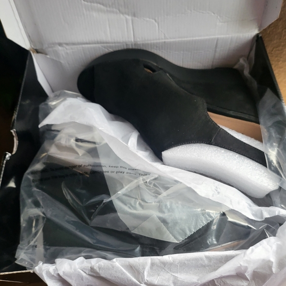 Black Torrid booties size 11 / Suede Leather / Open Toe / Platform Heels / - Picture 7 of 8